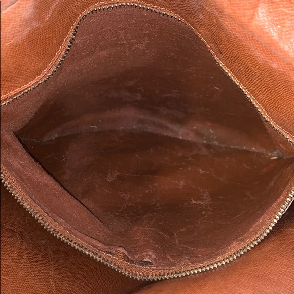 LOUIS VUITTON LARGE DANUBE with Flaws - Picture 5 of 16